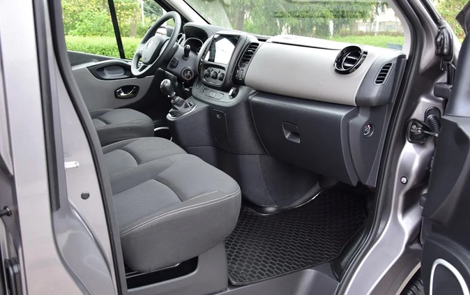 Renault Trafic cena 91900 przebieg: 89000, rok produkcji 2017 z Kielce małe 191